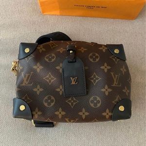 Louis Vuitton Malle Souple